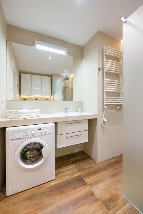 Orange, Modern Apartment In The City Centre Krakow Ngoại thất bức ảnh